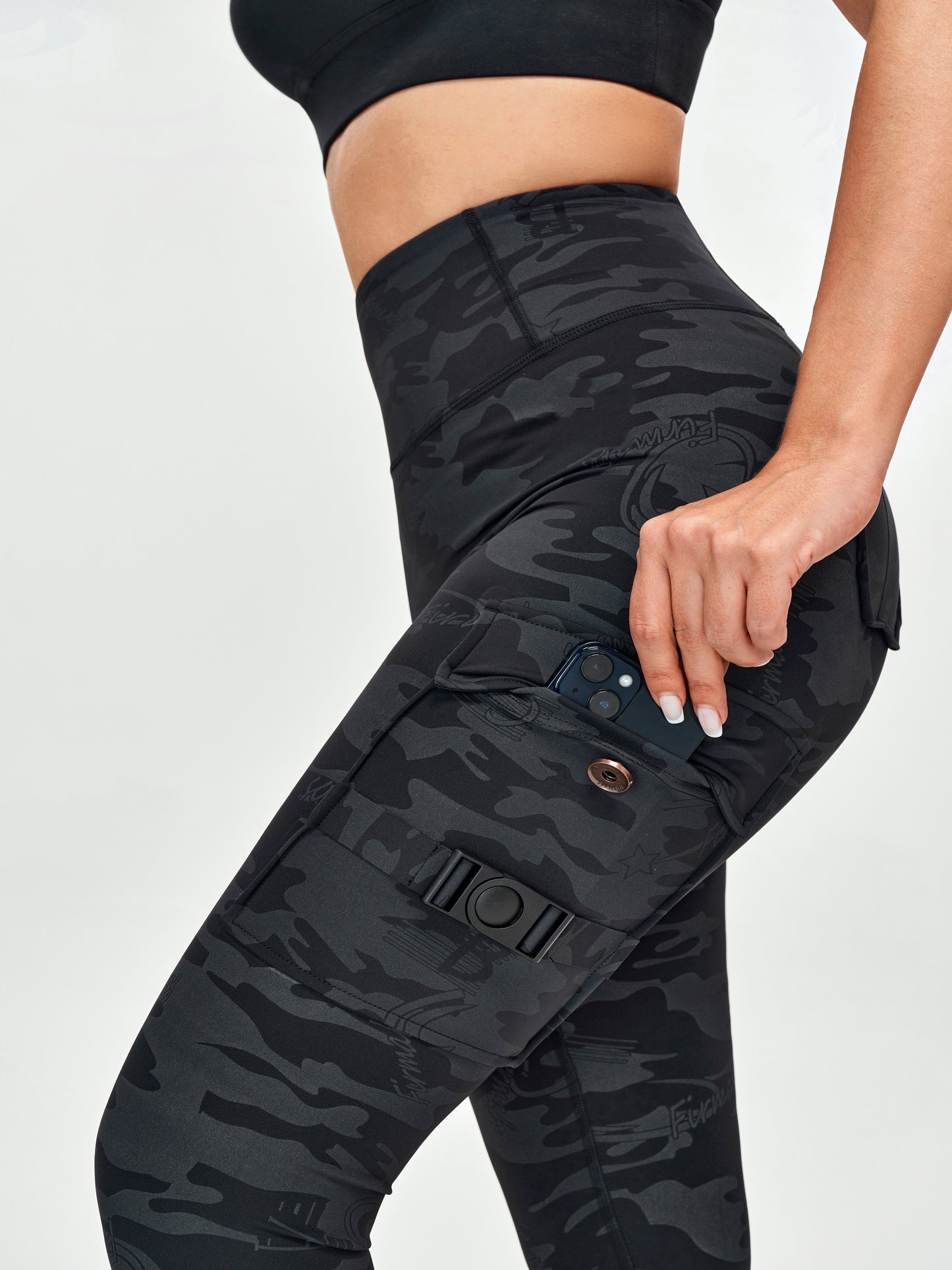 Women's Cargo Style Fitness Pockets Leggings - Black Gray Camo