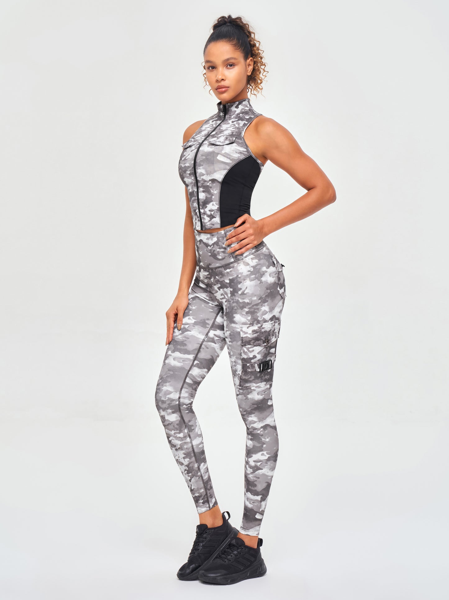 Women's Cargo Style Fitness Pockets Leggings - Tie Dye Camo