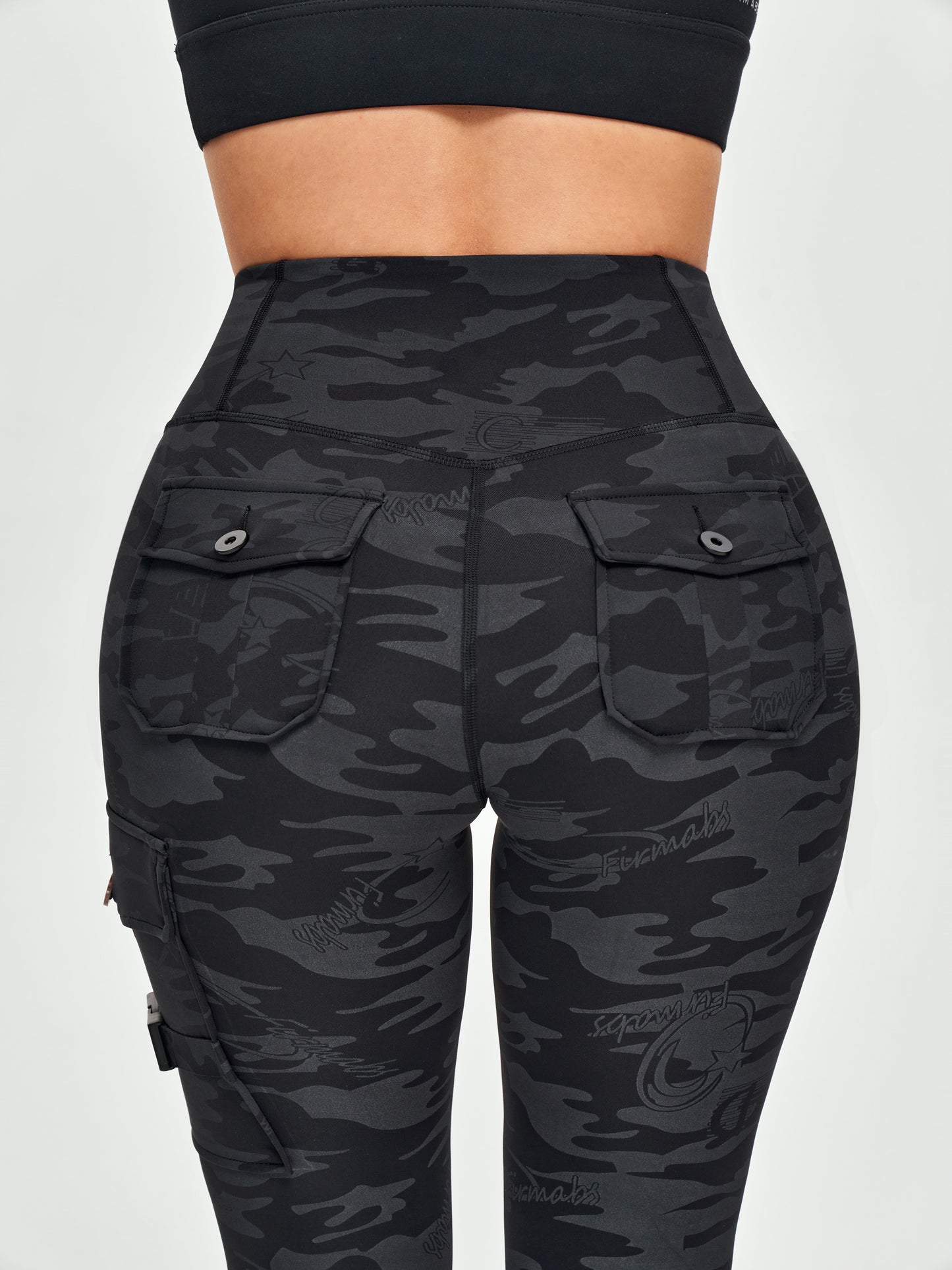 Women's Cargo Style Fitness Pockets Leggings - Black Gray Camo