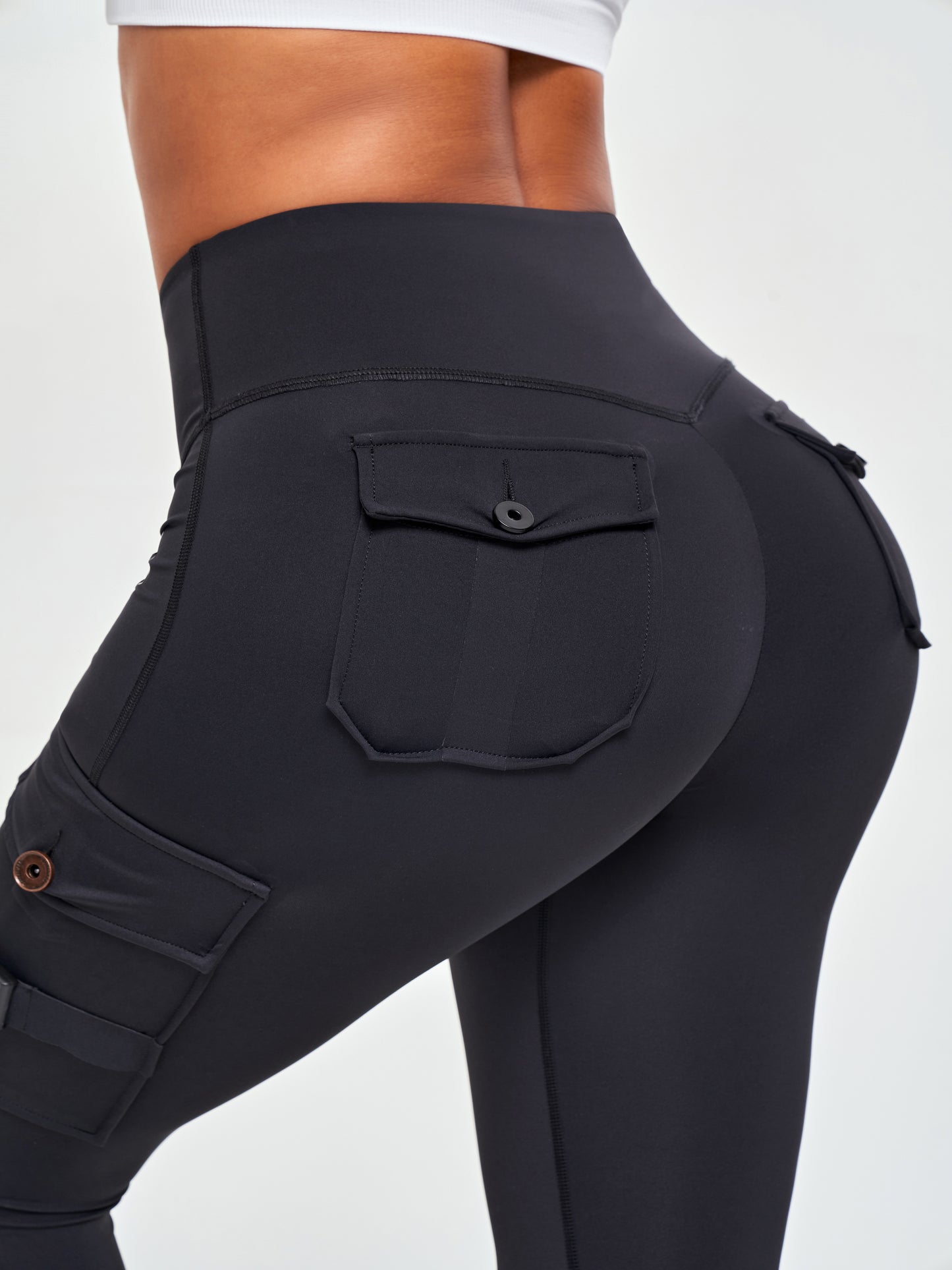 Women's Cargo Style Fitness Pockets Leggings - Black