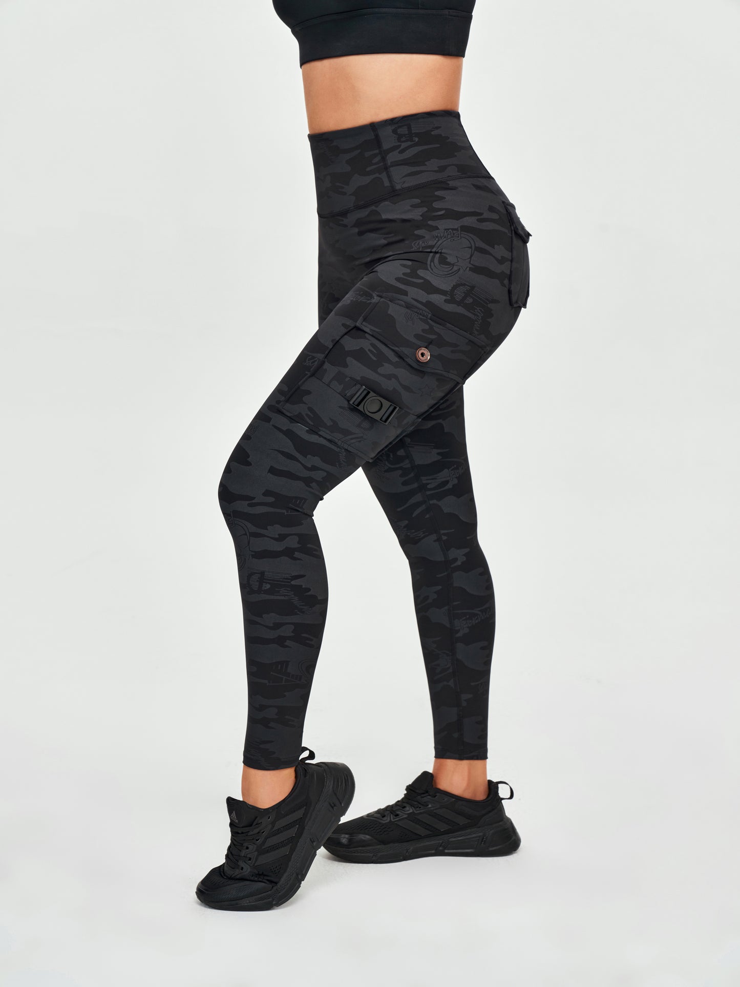 Women's Cargo Style Fitness Pockets Leggings - Black Gray Camo