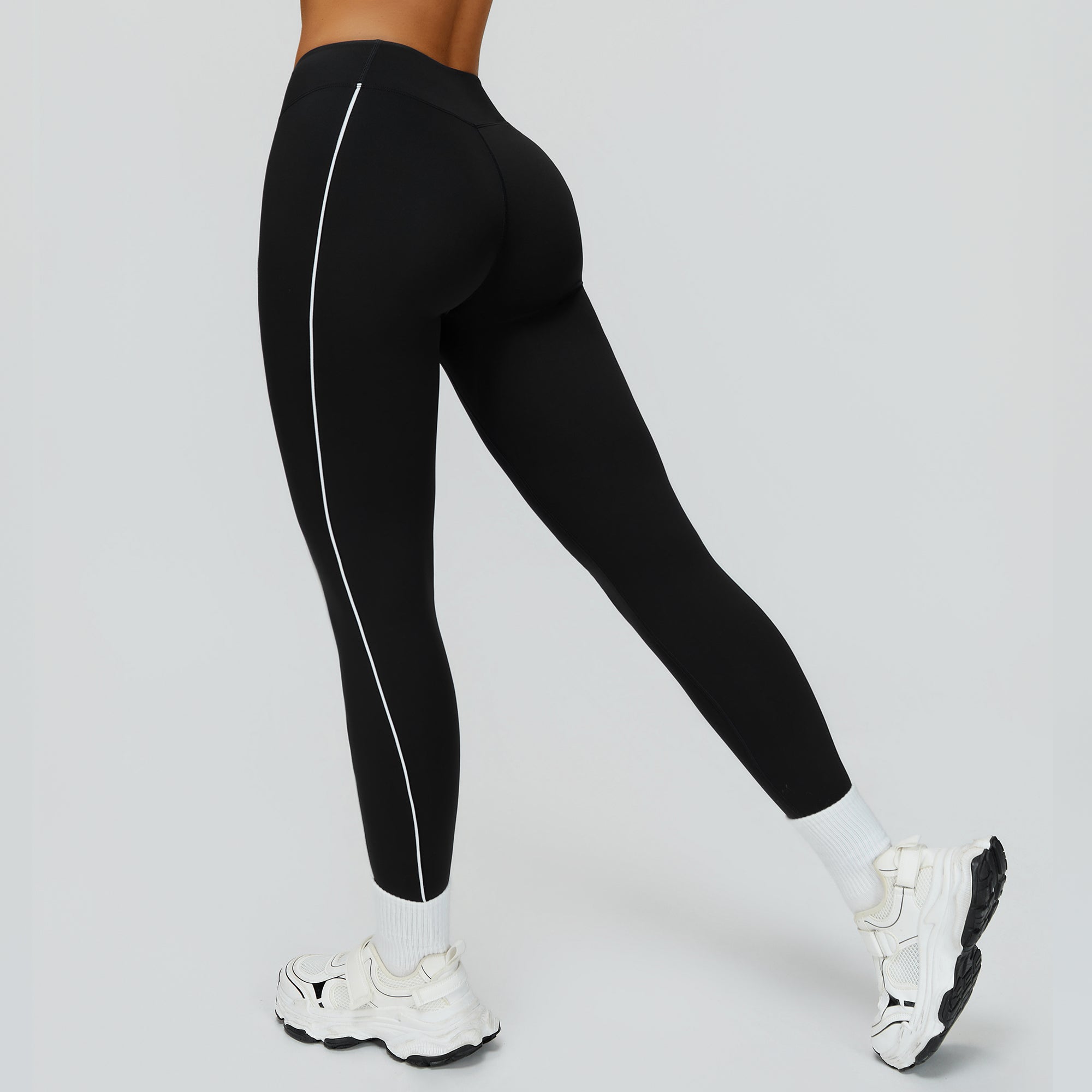 Contrast-Stitch Mid-Rise Sculpting Leggings