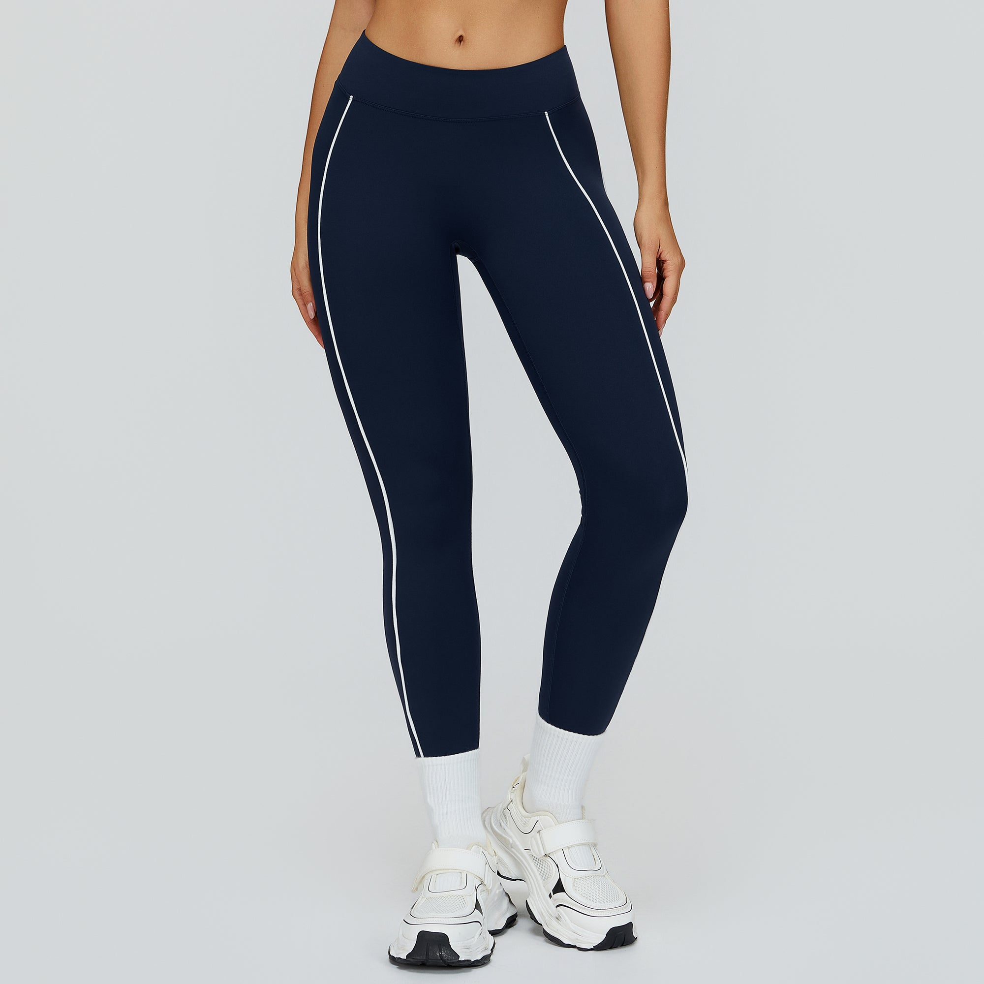 Contrast-Stitch Mid-Rise Sculpting Leggings