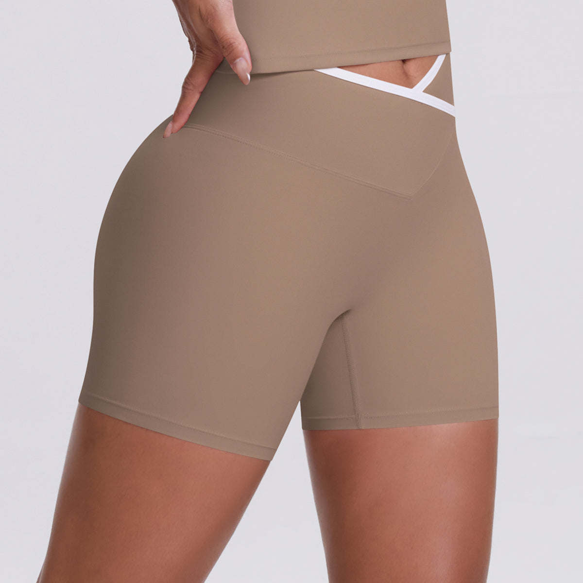 Colorblock V-Waist Cross Sports Shorts