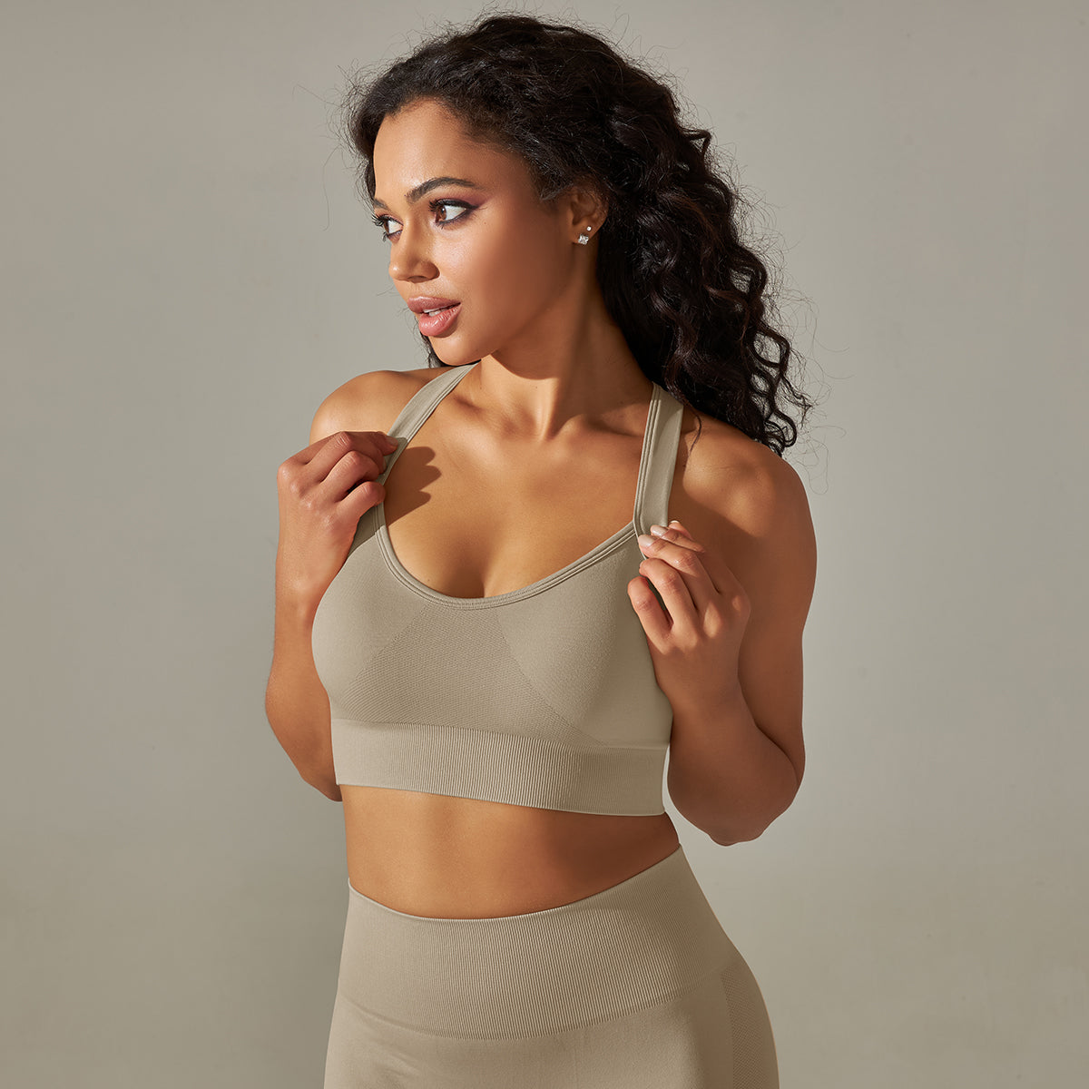 Seamless Cross-Back Sports Bra