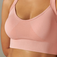 Seamless Cross-Back Sports Bra