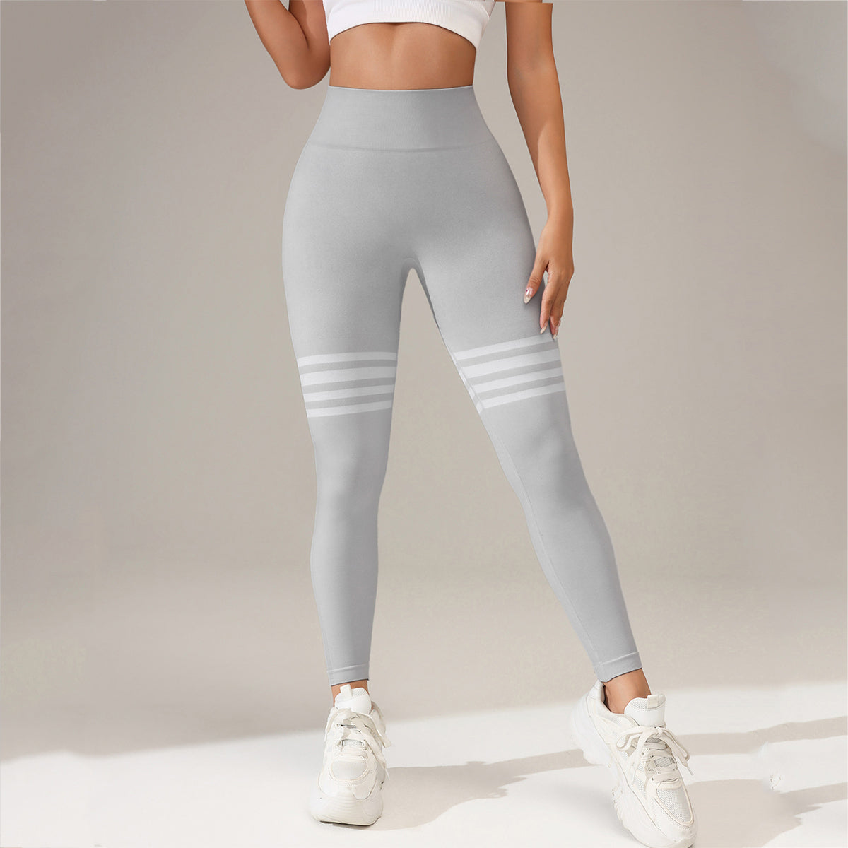 Thigh-Striped V-Back Scrunch Leggings