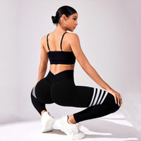Thigh-Striped V-Back Scrunch Leggings