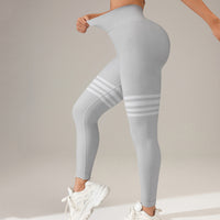 Thigh-Striped V-Back Scrunch Leggings